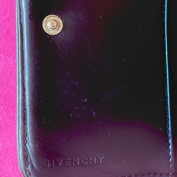Authentic Givenchy lady’s wallet bought from Dubai - Picture 4 of 5